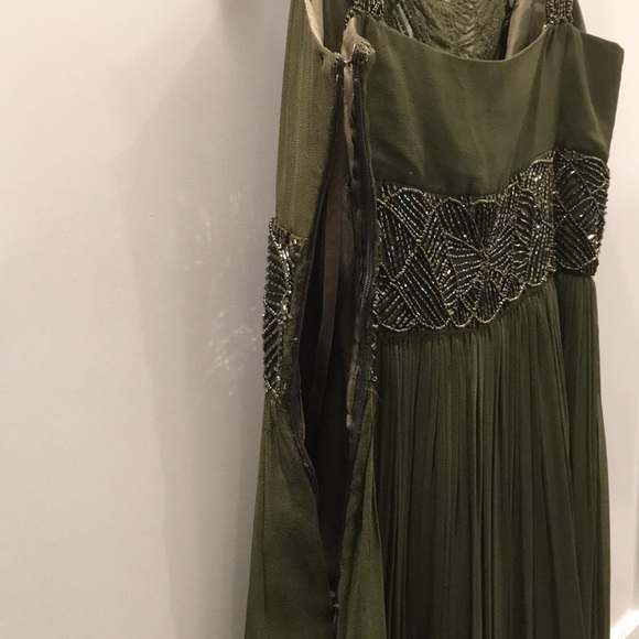 🦚 Dress with beautiful beaded details. - Picture 6 of 8